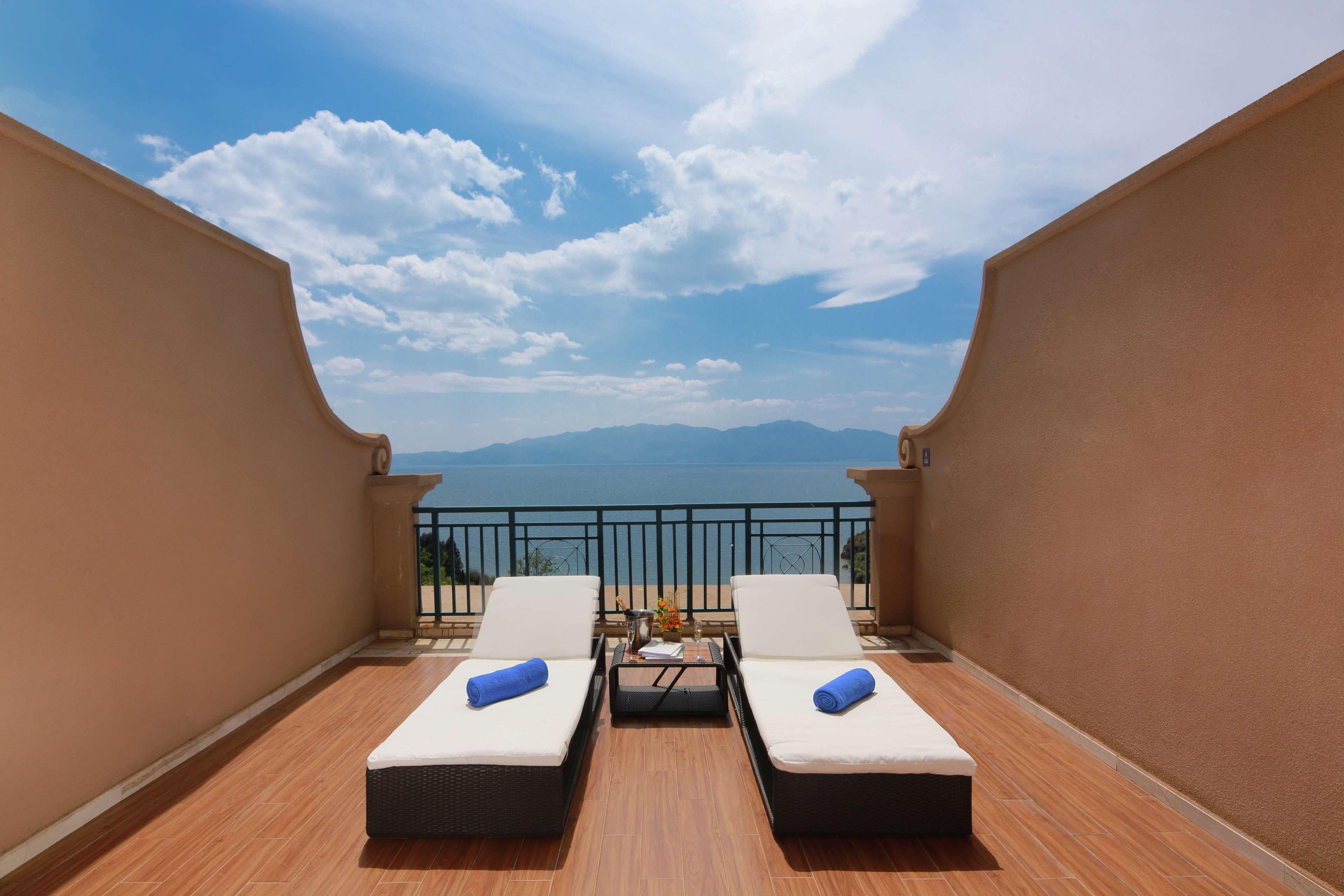 Hilton Yuxi Fuxian Lake Chengjiang  Exterior photo