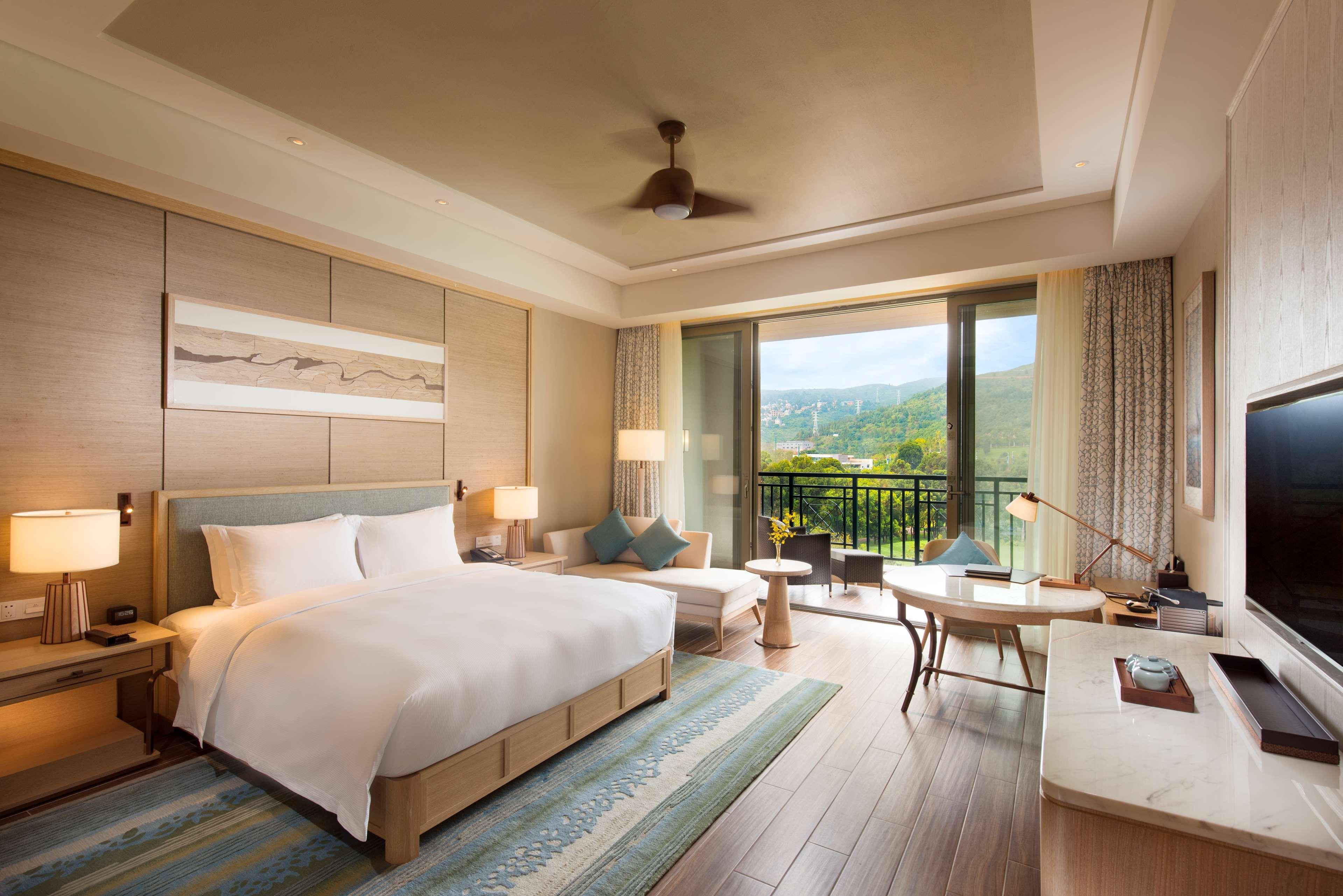 Hilton Yuxi Fuxian Lake Chengjiang  Exterior photo