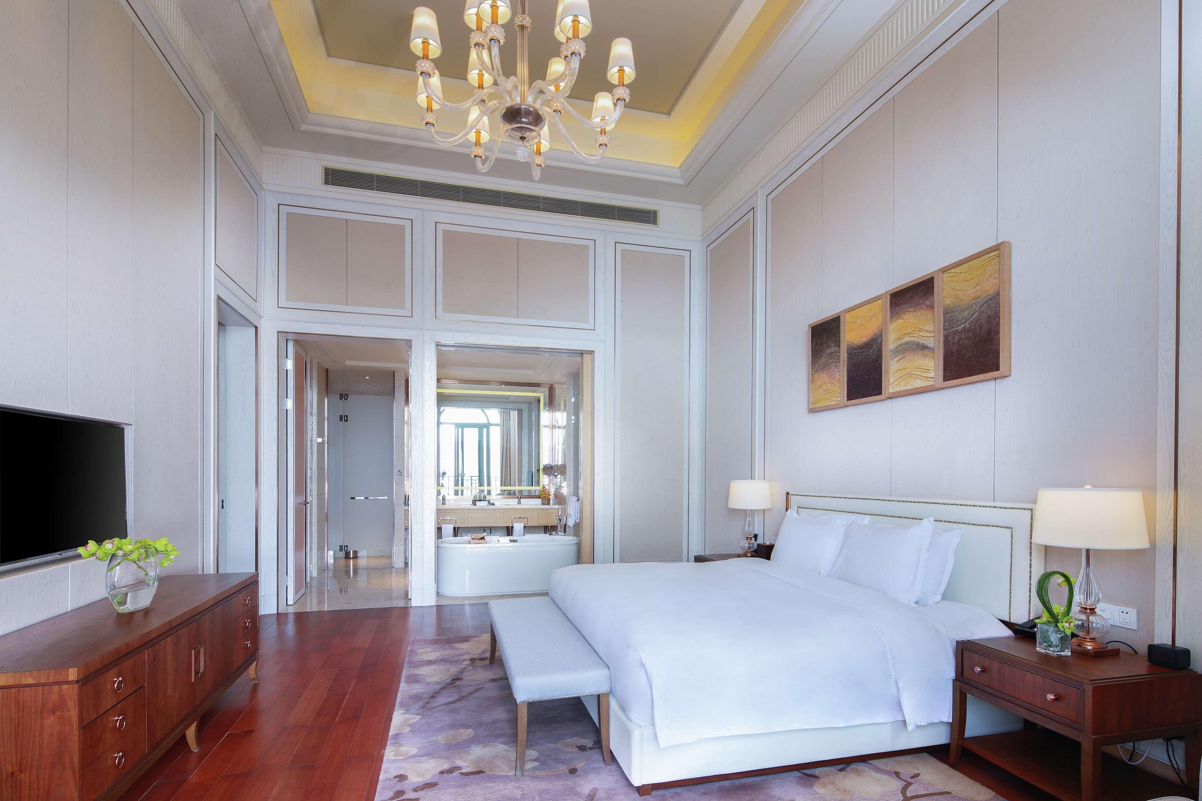 Hilton Yuxi Fuxian Lake Chengjiang  Exterior photo