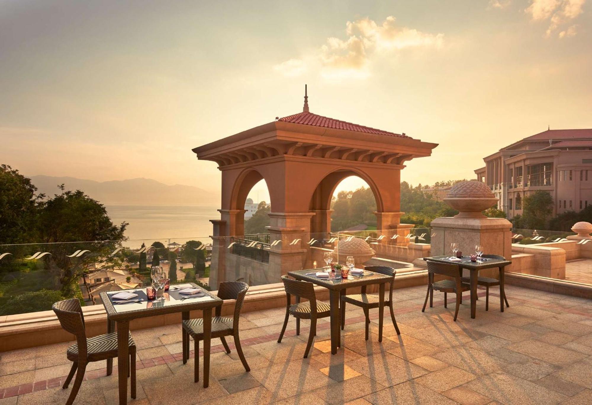 Hilton Yuxi Fuxian Lake Chengjiang  Exterior photo