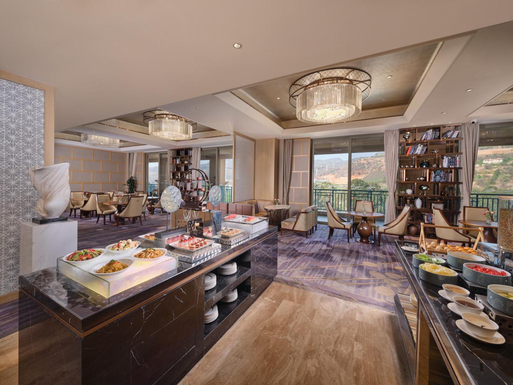Hilton Yuxi Fuxian Lake Chengjiang  Exterior photo